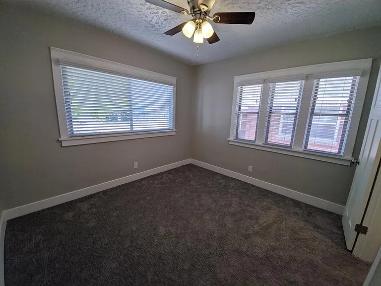 2070 Monroe Blvd — Photo 6