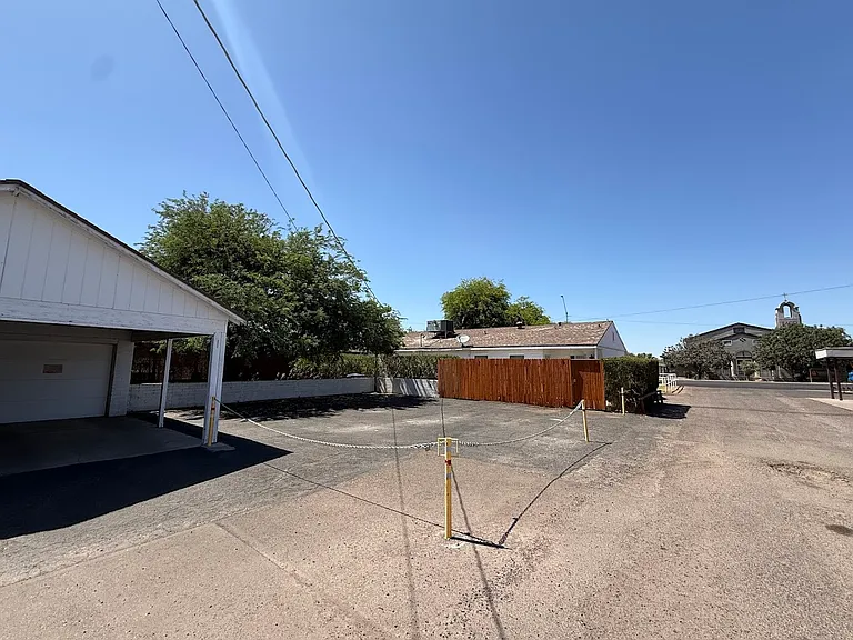 531 E Osborn Rd — Photo 36