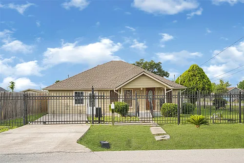 8004 Mendez St Photo 1