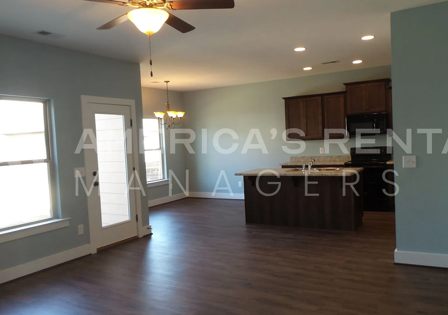 Home for rent in Tuscaloosa! Available to view with a 48 hour notice! — Photo 2