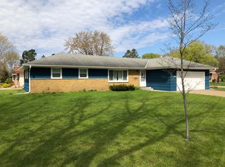 6101 Hampshire Ave N, Crystal, MN 55428