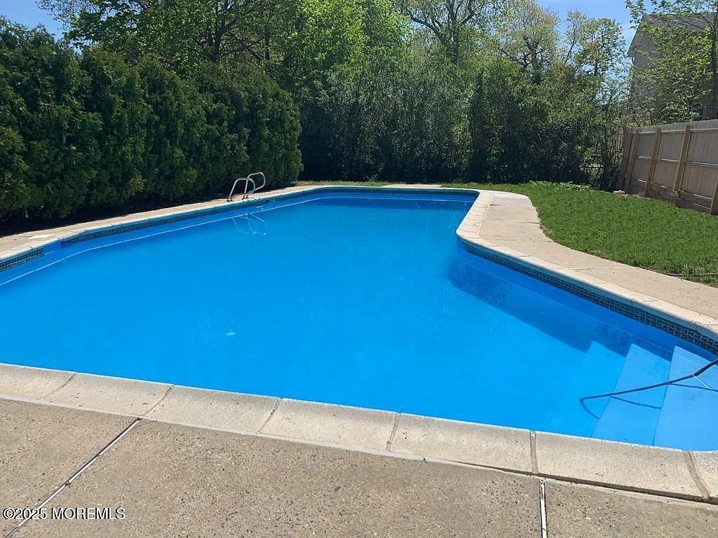 4 bed, 3.5 bath, 2300 sqft, $2,850 — Photo 2