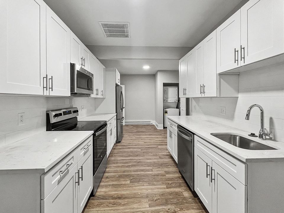 1st image of 327-337 W Chestnut St #327