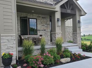 8111 S 185th Cir, Omaha, NE 68136