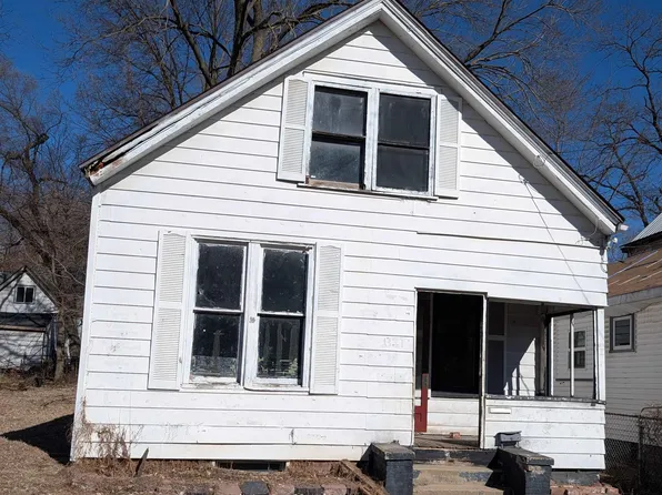 1317 W John H Gwynn Jr Ave, Peoria, IL 61605