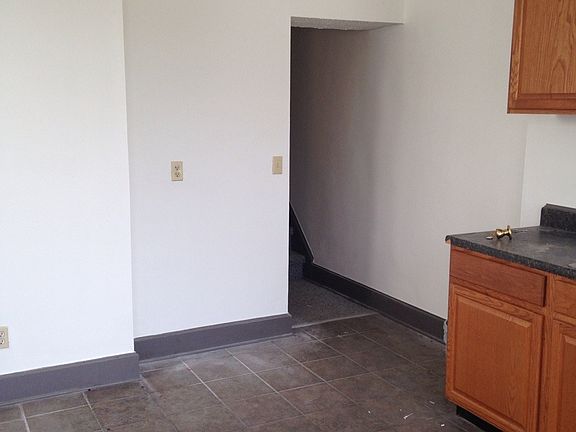 5th image of 831 E Mound St #833