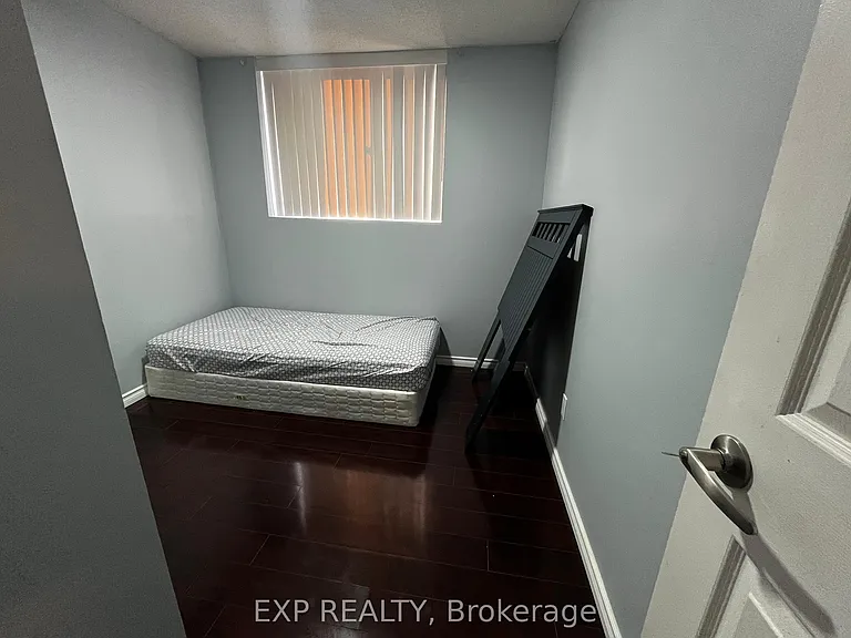 25 Agnes St #201 — Photo 9