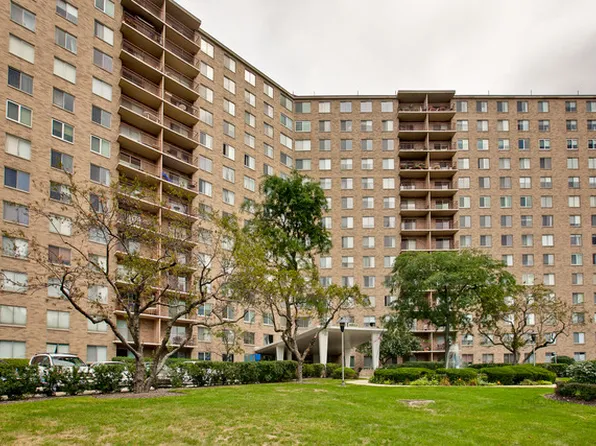 6833 N Kedzie Ave APT 403, Chicago, IL 60645