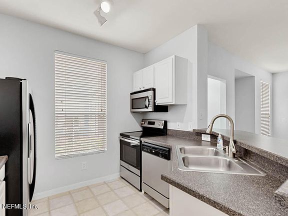 3rd image of 13703 RICHMOND PARK Drive #2403