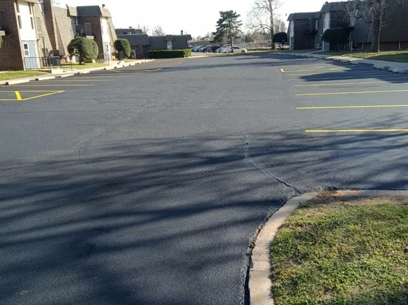 Bethany Place Apartments - Near Eldon Lyon and downtown bethany!, 3901 N Rockwell Ave #203, Bethany, OK 73008