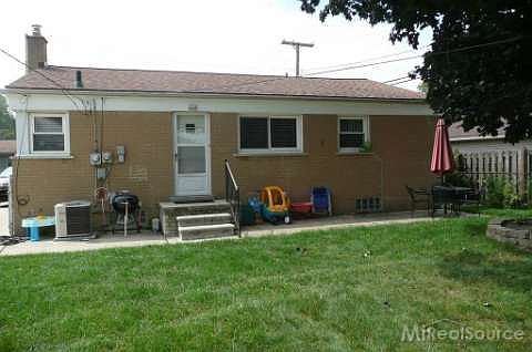 2nd image of 707 Venoy Ave