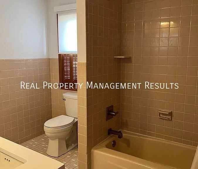 603 W Water St — Photo 10