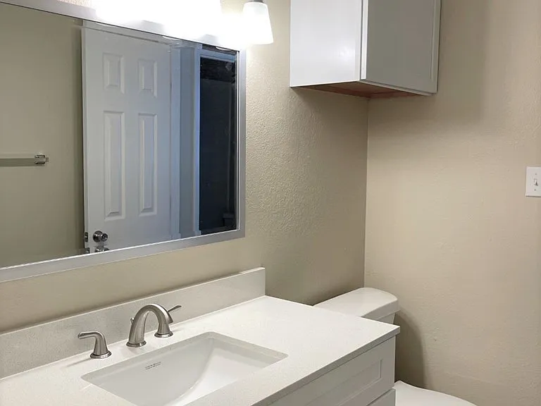 117 N Glenwood Dr #D — Photo 12