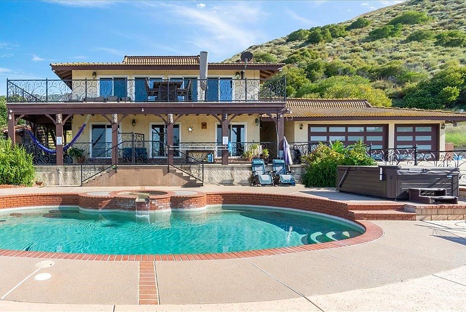 2nd image of 30150 Hollister Dr