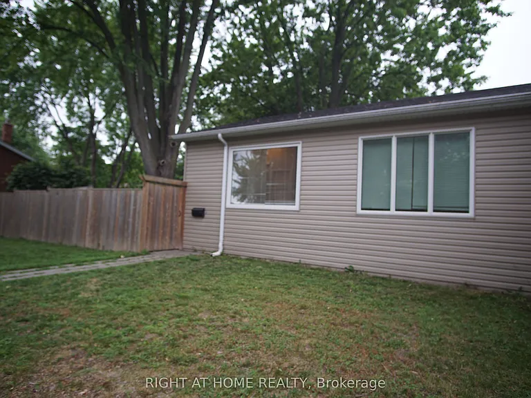371 Vesta Pl #B — Photo 8
