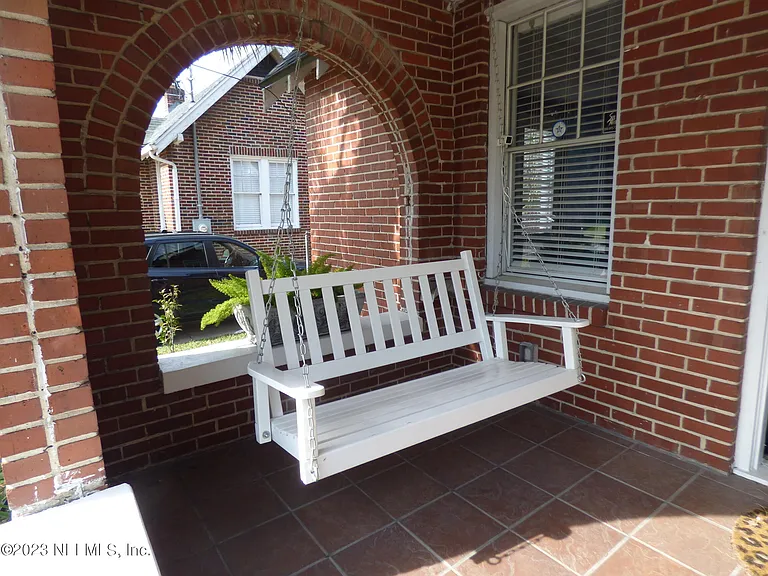 2671 College St — Photo 3
