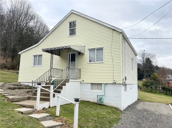 146 Veterans Ave, Leechburg, PA 15656