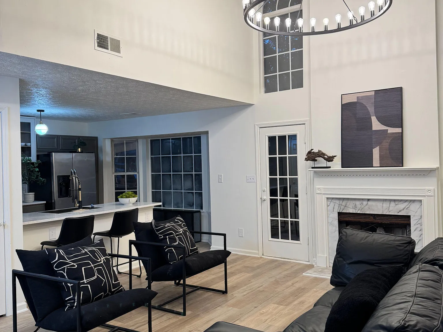 4 bed, 3.0 bath, 3000 sqft, $866 — Photo 4