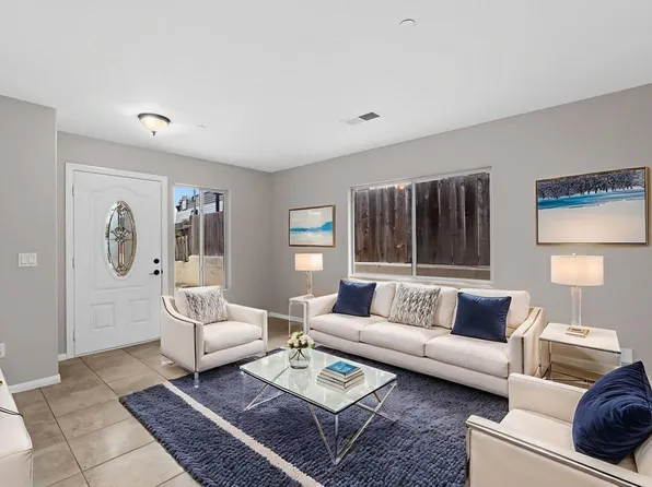 321 W Connecticut Ave, Vista, CA 92083