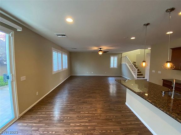 4th image of 10729 Elfstrom Ave