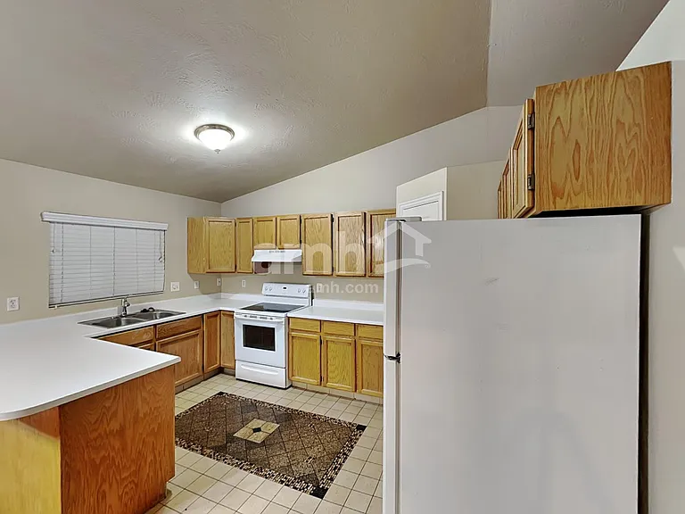 5052 W Wormwood Dr — Photo 3