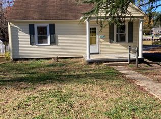 1 Pickett Ct, Blackstone, VA 23824