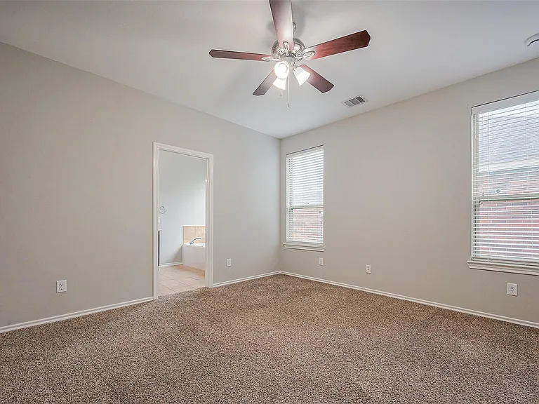 1910 Vermillion View St — Photo 24