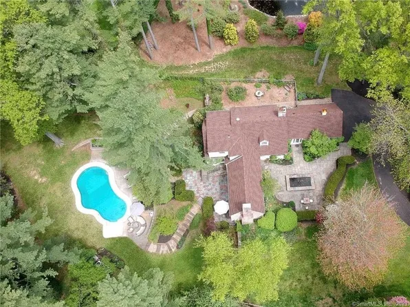 3 Sunny Reach Drive, West Hartford, CT 06117