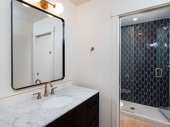 2nd floor (main floor) bath