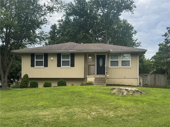 2005 SE 2nd Ter, Lees Summit, MO 64063