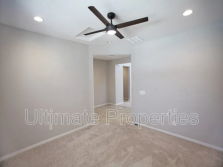 8920 W Marshall Ave — Photo 3