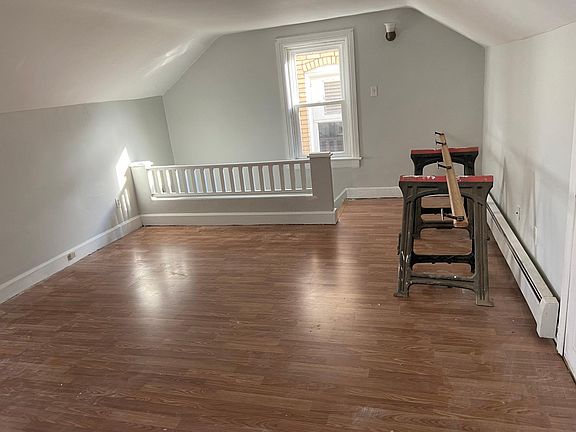 Attic bedroom 4th bedroom