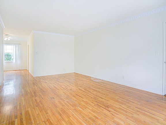 4th image of 415 San Vicente Blvd APT 5