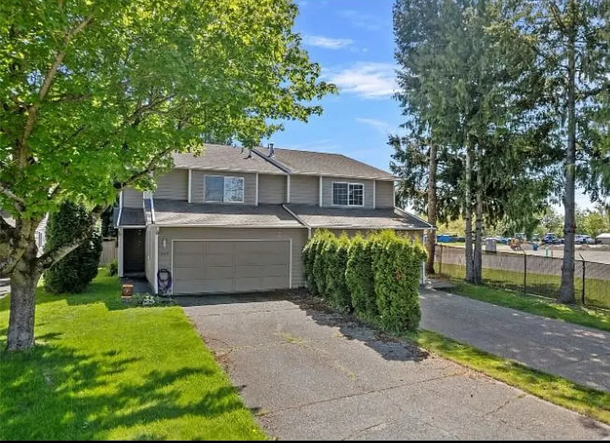 517 Alexander St — Photo 1