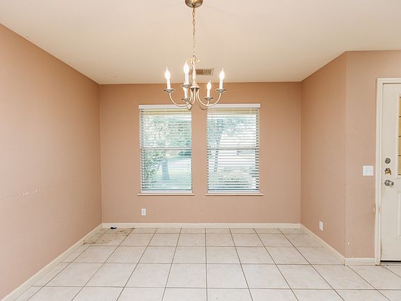 5th image of 206 Stewart Dr