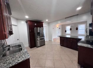 1433 River St #1, Boston, MA 02136