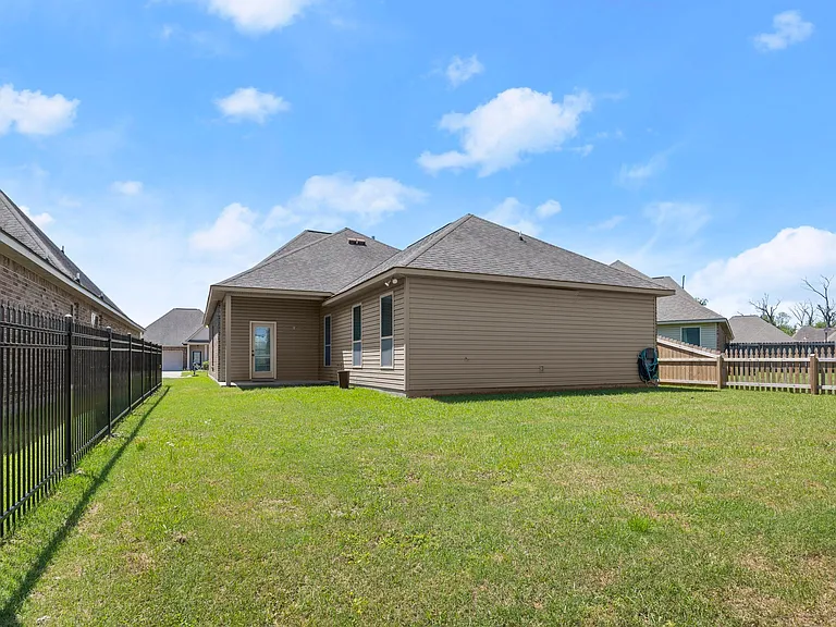 8505 Aston Ave — Photo 11
