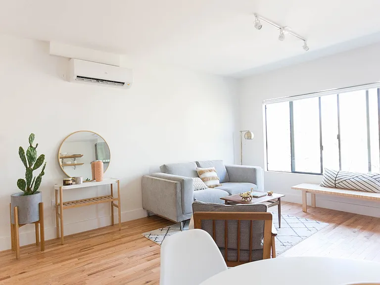 306 N Bonnie Brae St #7 — Photo 8