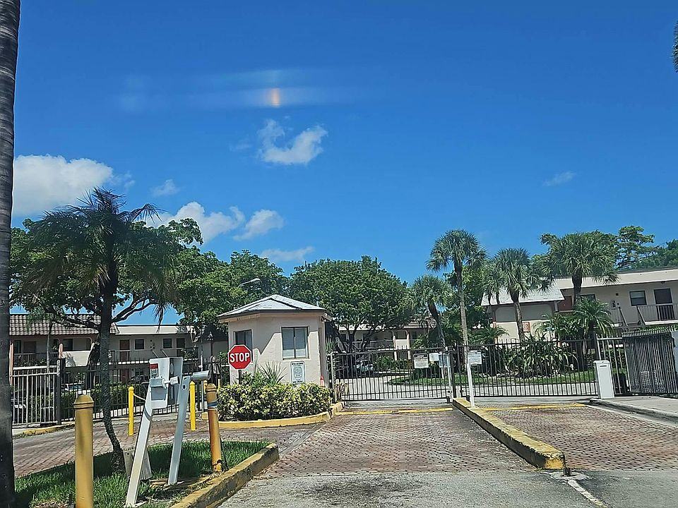 1st image of 1047 NE 208th St