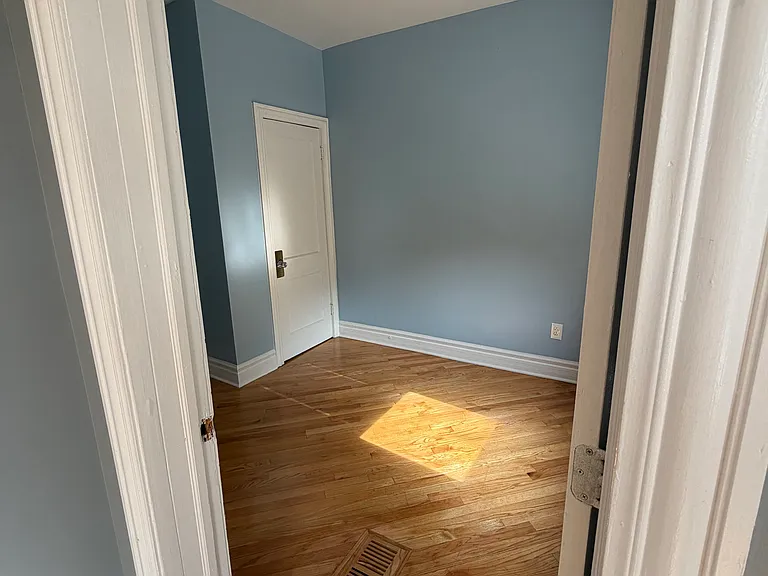3918 N Kedzie Ave #2 — Photo 7