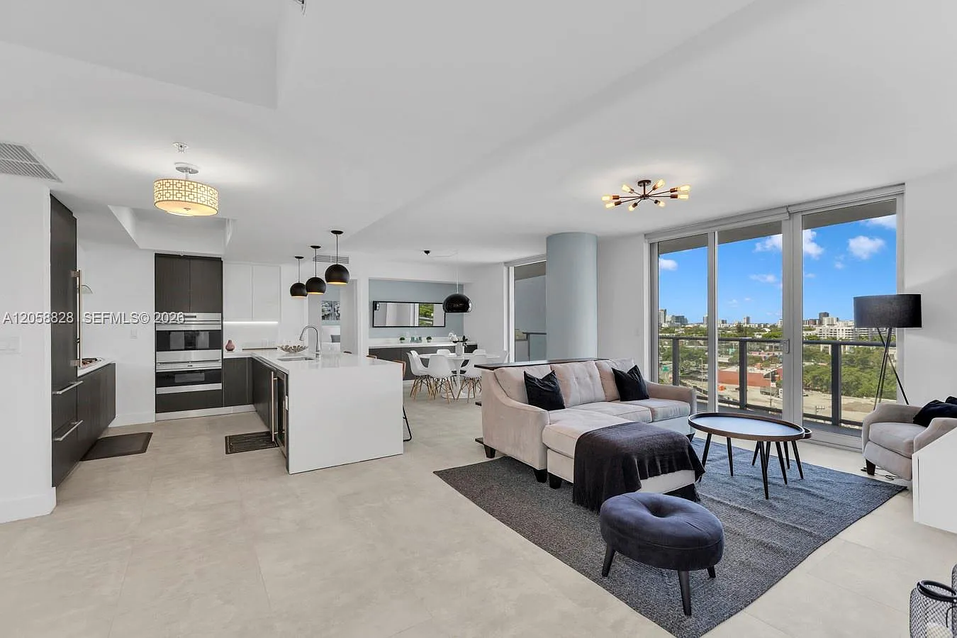 Riva Condominium — Photo 3