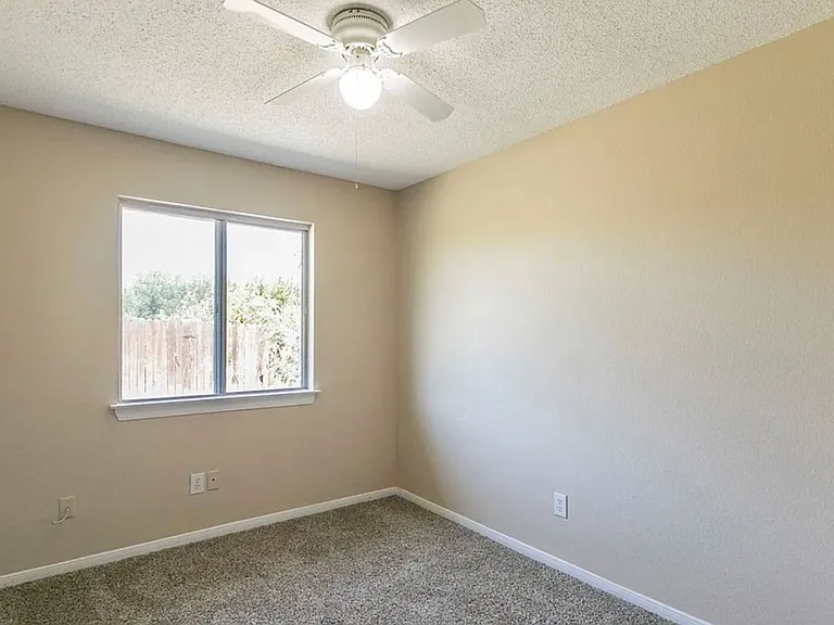 802 Antelope Trl — Photo 12