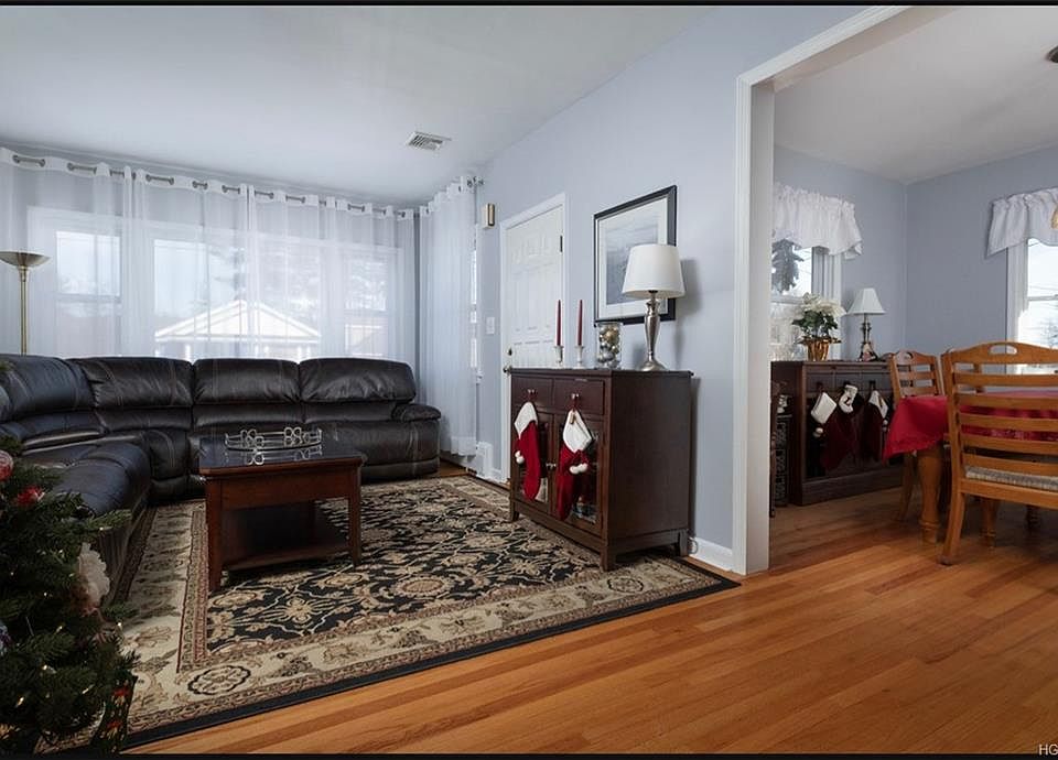 1st image of 135 Castle Heights Ave