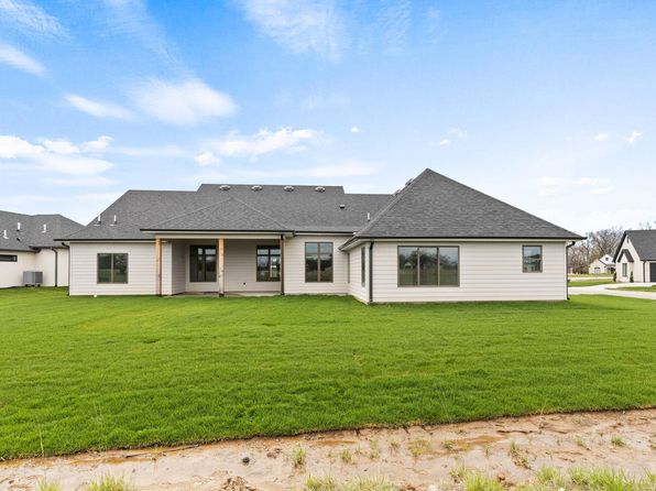 200 Walton Heath Dr, Columbia, MO 65201