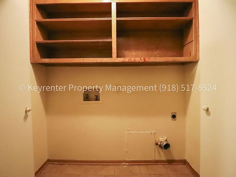 E 39th Pl Quadplex — Photo 14