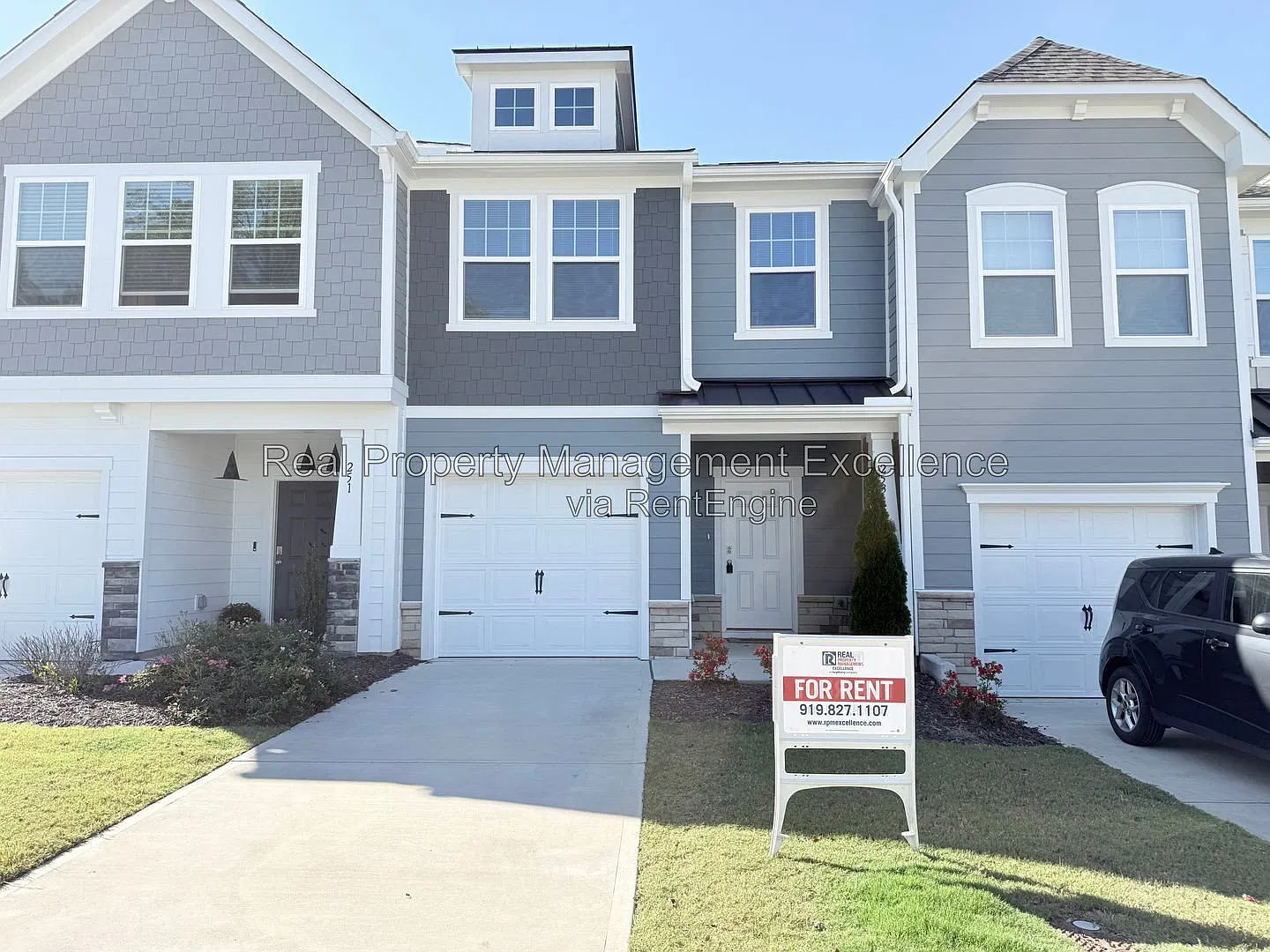 3 bed, 2.5 bath, 1570 sqft, $2,100 — Photo 1