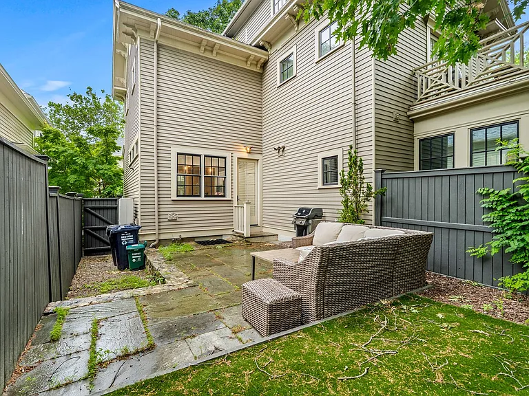 2 Brattle Cir — Photo 46