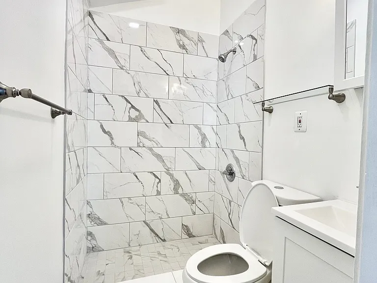 200 Highland St #3 — Photo 8