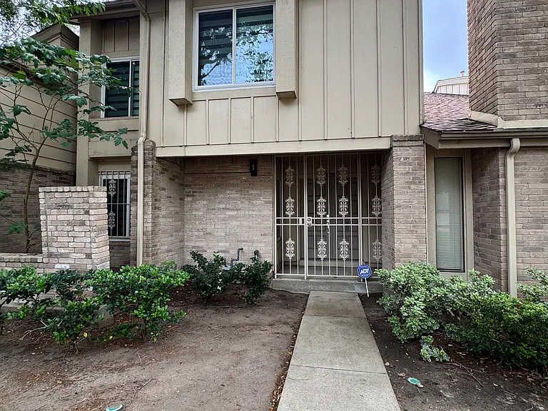 13638 Garden Grove Ct — Photo 26
