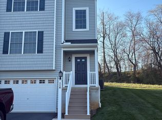 114 Meadowbrook Ln #9, New Providence, PA 17560
